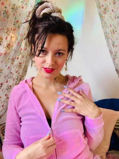 Summer, 23 years old, 2133152223