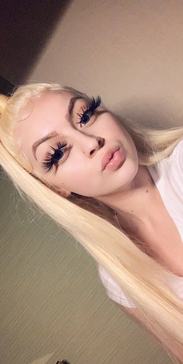 Hanna Profile, Escort 